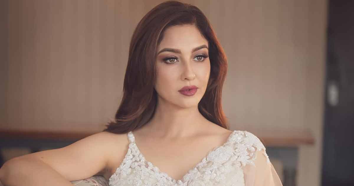 Saumya Tandon Biography, Age, Husband, Family, Career, Net Worth & More