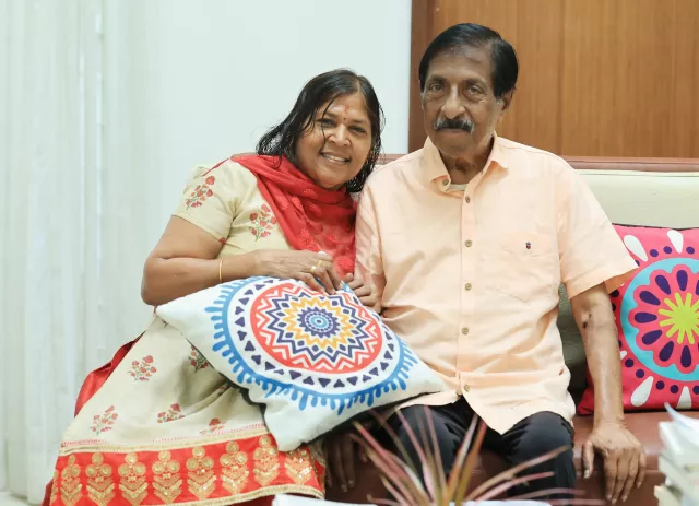 Sreenivasan  Wife